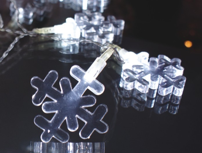 雪の結晶の装飾が施されたFY-009-A183軽鎖 雪の結晶の装飾が施されたFY-009-A183軽鎖 - 衣装とLEDストリングライト中国で製造された